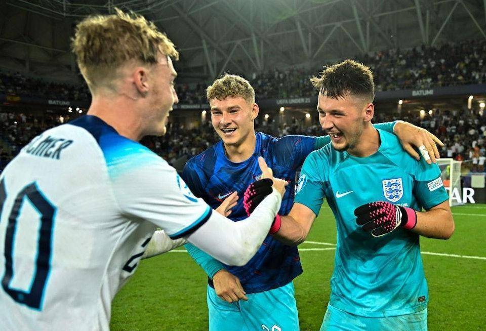 官方：川崎前锋正式签下福冈黄蜂攻击手绀野和也（官宣：川崎前锋从福冈黄蜂引进攻击手绀野和也）