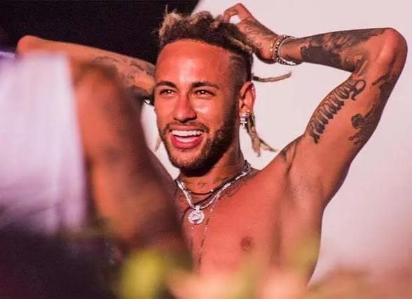 庆祝续约！萨勒马科尔斯社媒：感谢米兰的信任，这仅仅是个开始（续约达成！萨勒马科尔斯社媒致谢米兰：这只是起点）