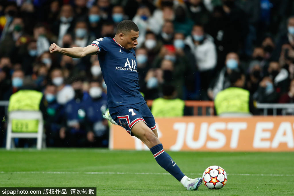 齐达内空降上海！回应 “齐玄宗” 标签，揭秘欧冠三连真相（齐达内现身上海！直面“齐玄宗”外号，解密欧冠三连冠背后的真相）