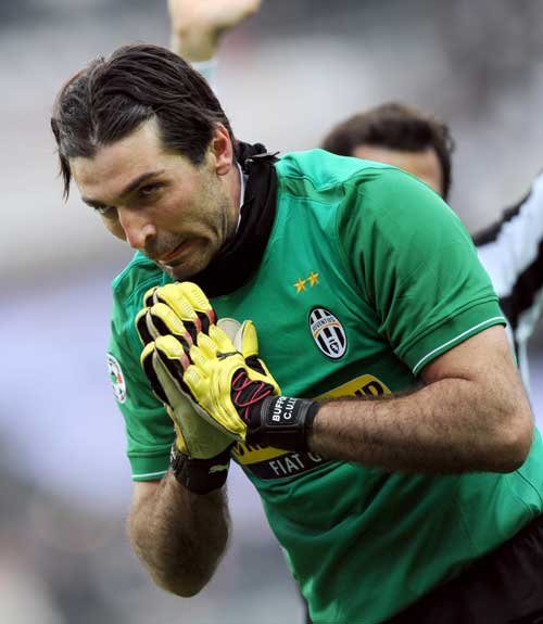 佩蒂特：虽然我之前批评大马丁的一些行为，但切尔西应该买他（佩蒂特：尽管此前质疑大马丁的行为，我仍建议切尔西签下他）