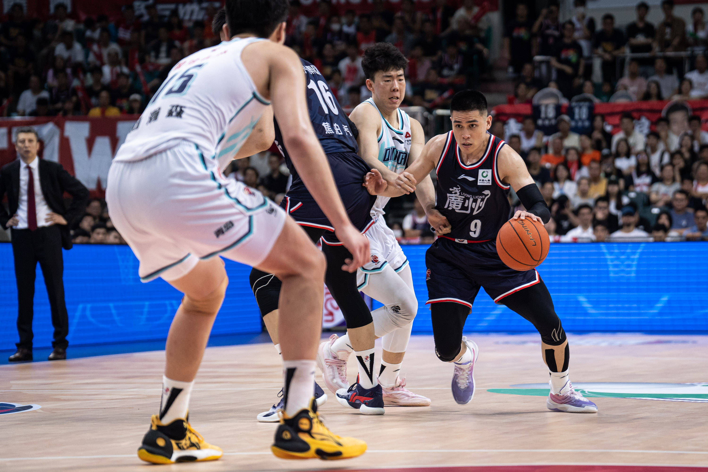 杰曼展现非凡实力，三分球助辽宁打停对手（杰曼三分狂飙，辽宁一波流逼停对手）