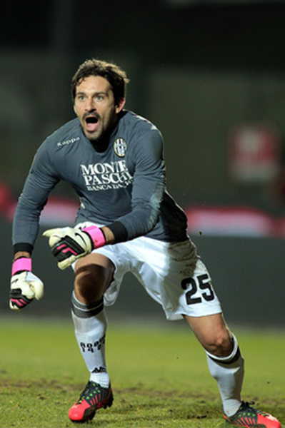 能顶住吗？枪手挺进英联杯4前后赛程拉满，新年后40天内需踢12场（挺进联赛杯四强，枪手新年40天将战12场，魔鬼赛程来袭还能扛住吗？）