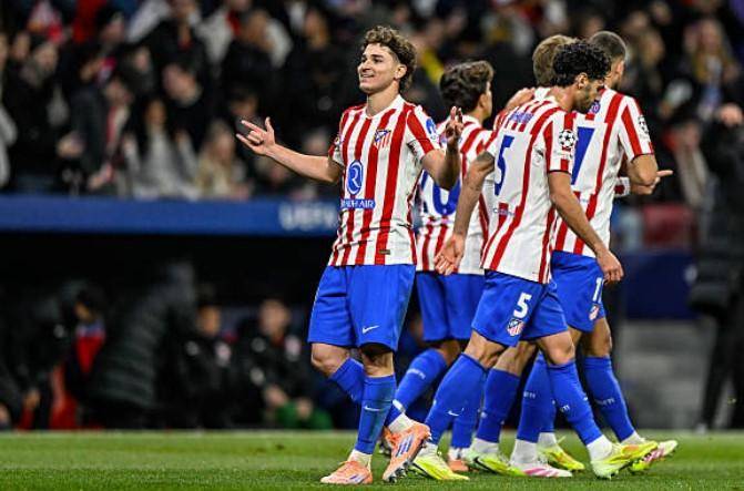 绿帽哥：皇马对阿诺德的表现极为不满，32万欧周薪却频受伤（绿帽哥：皇马对阿诺德表现颇感失望，拿着32万欧周薪仍伤病缠身）