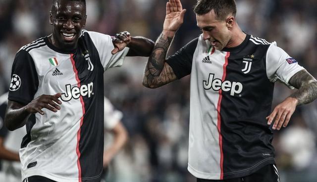 前11轮仅打进12球，斯基拉：罗马想在冬窗买新前锋和右脚边锋（前11场仅12球，斯基拉称罗马计划冬窗引进新中锋与右脚边锋）